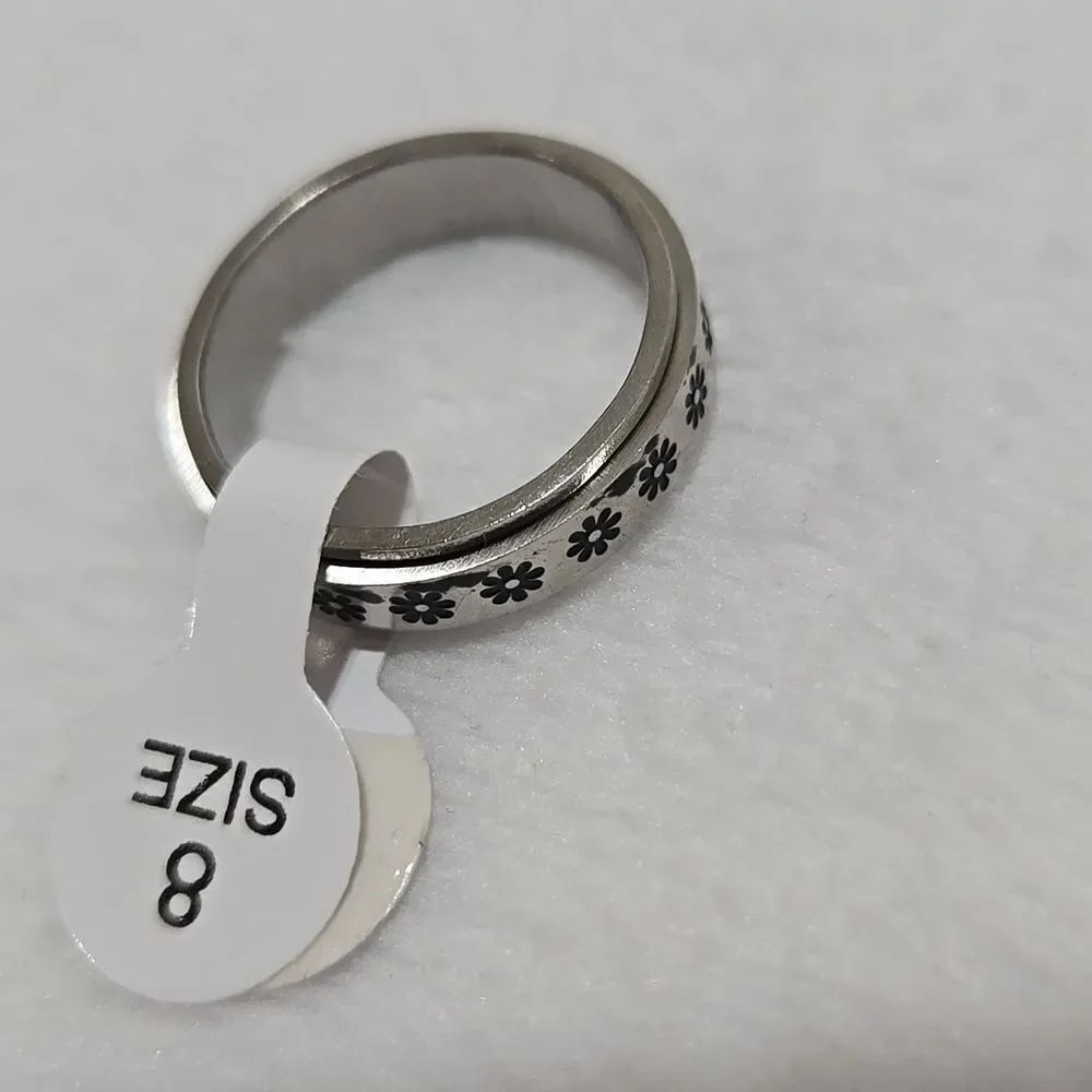 SilverāFloralāPatternāRing - Picture 3 of 4